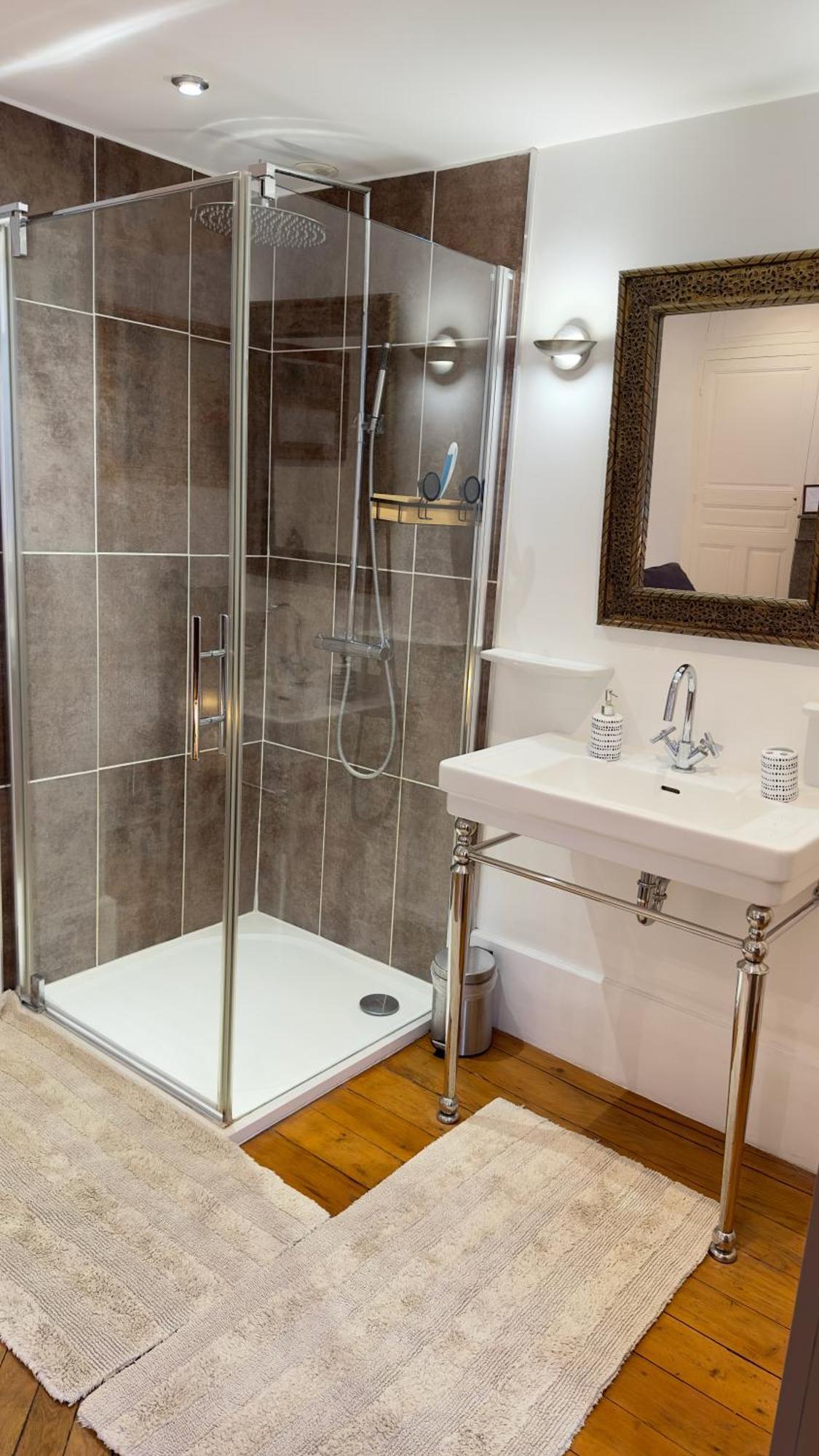 Chambre De Charme Au Coeur Du Vieux Valence - Confort & Calme 外观 照片