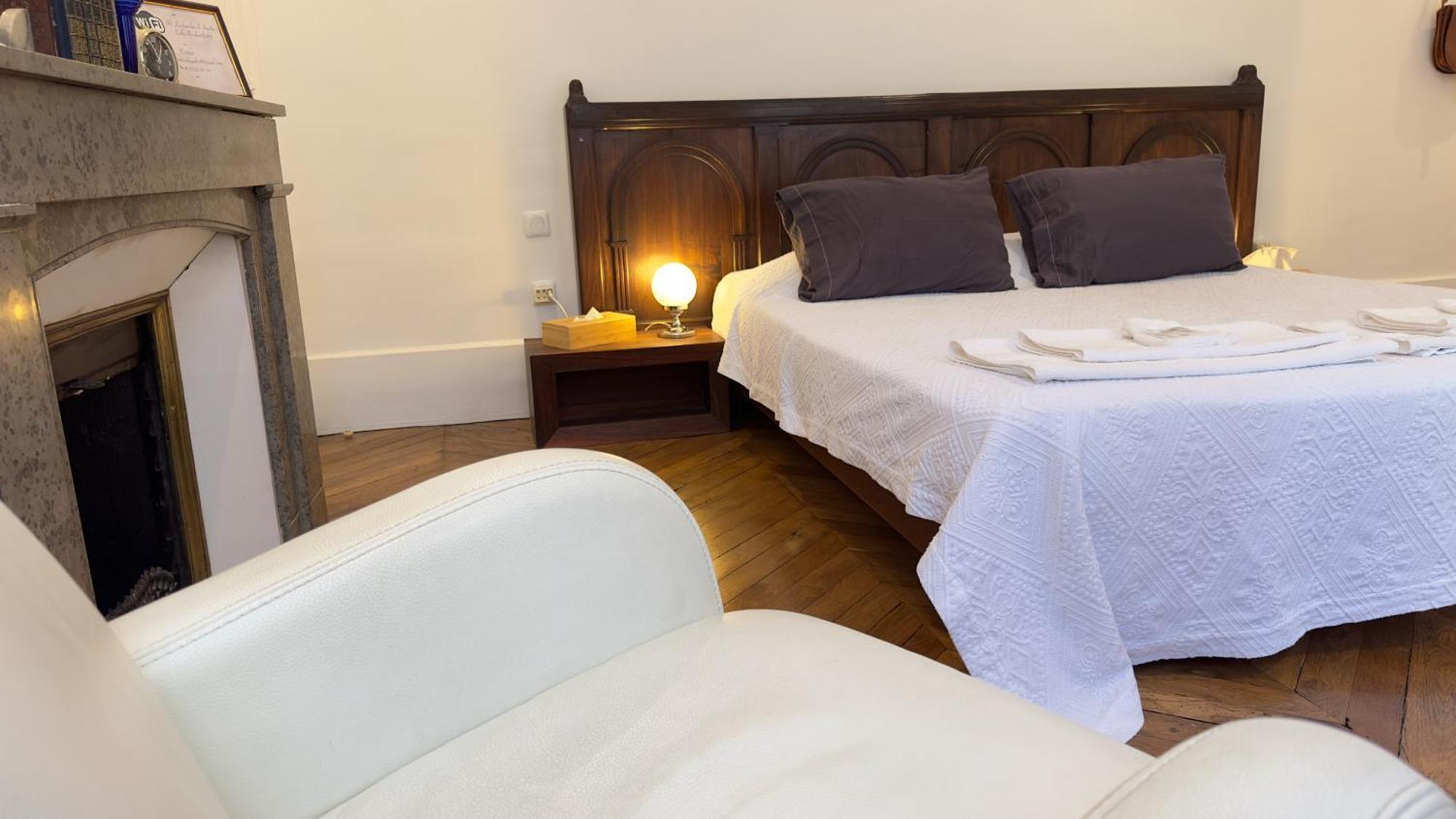 Chambre De Charme Au Coeur Du Vieux Valence - Confort & Calme 外观 照片