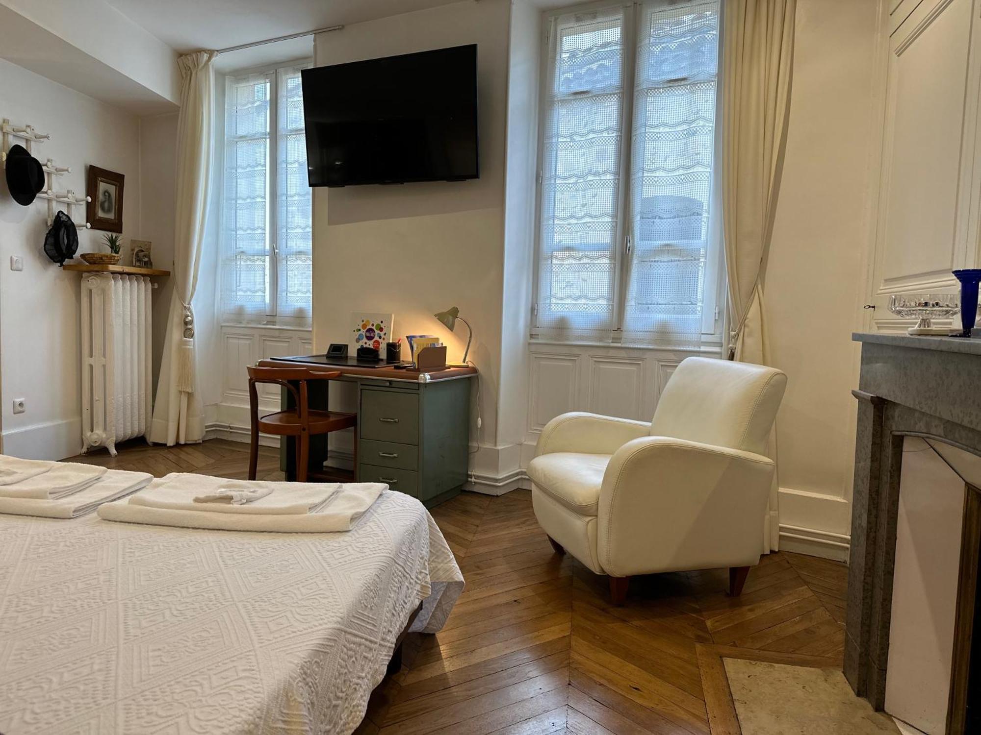 Chambre De Charme Au Coeur Du Vieux Valence - Confort & Calme 外观 照片