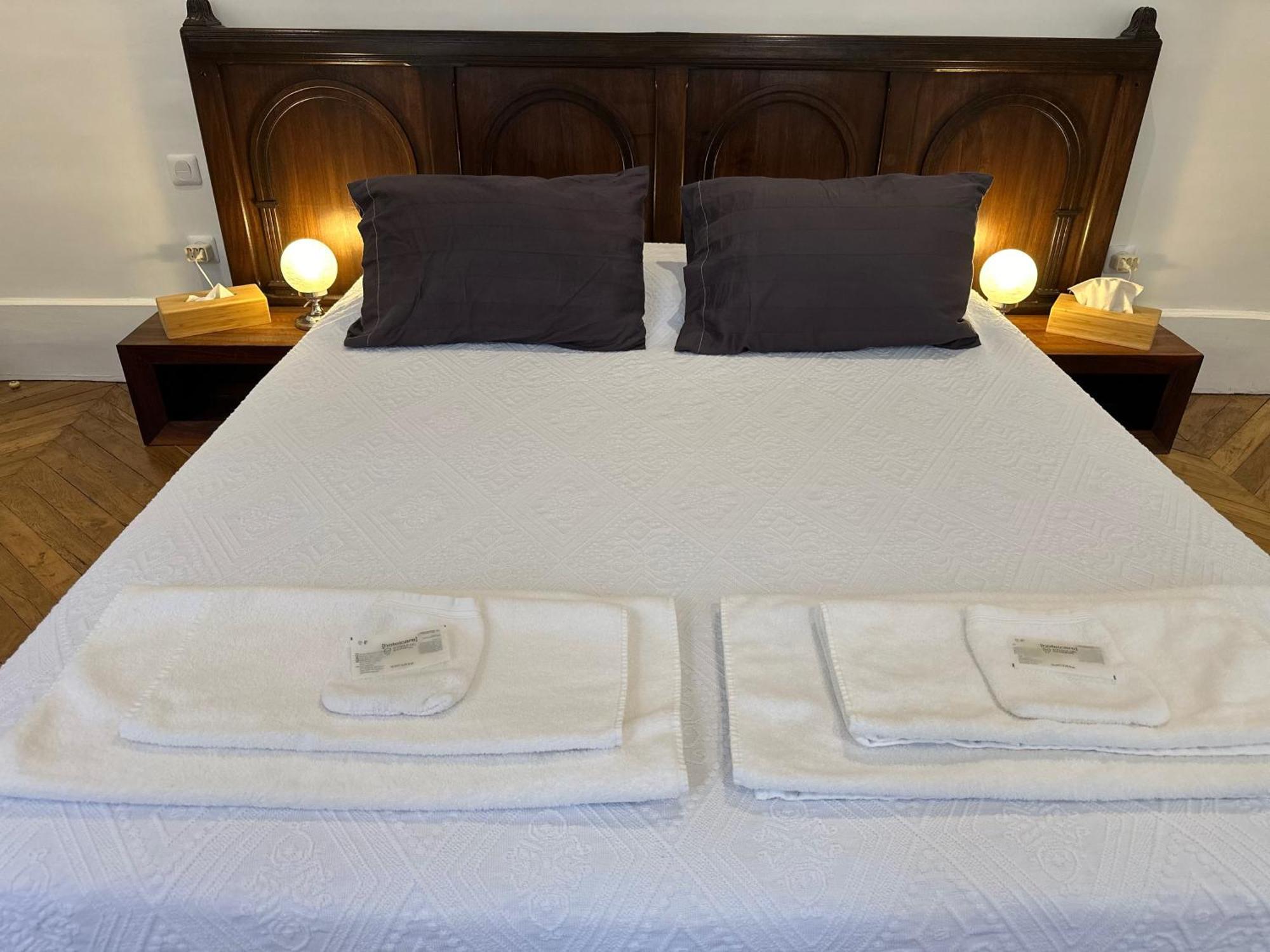Chambre De Charme Au Coeur Du Vieux Valence - Confort & Calme 外观 照片